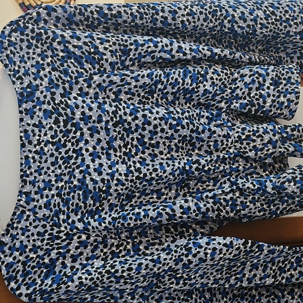 NWOT Express Print Cross-front Ruffle Blouse - Picture 9 of 11